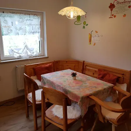 Alpenblick Apartment *